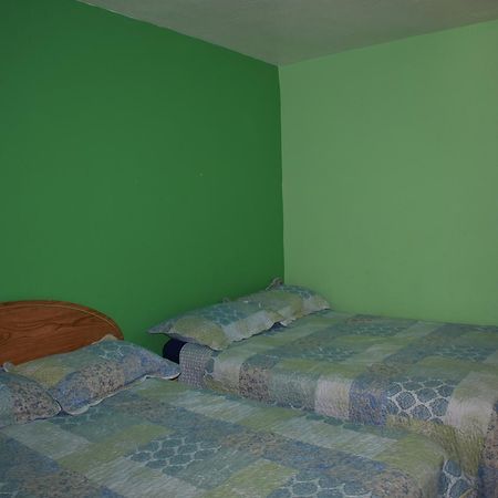 Blanquita Guesthouse Manuel F. Martínez المظهر الخارجي الصورة