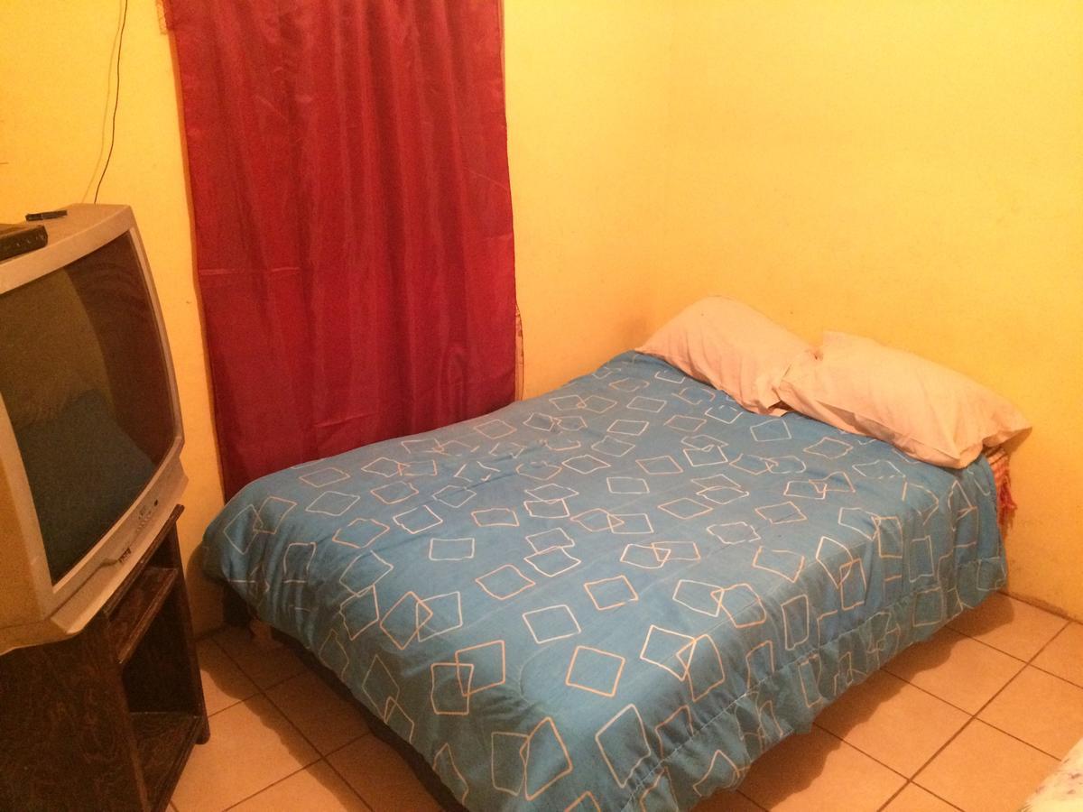 Blanquita Guesthouse Manuel F. Martínez المظهر الخارجي الصورة